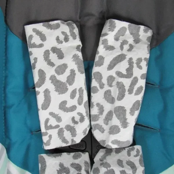 New Save Your Seat 16-Pack Disposable Strap Covers in Black/White Chevron - cutbabycare.com | baby boutique & care hub Car Seats